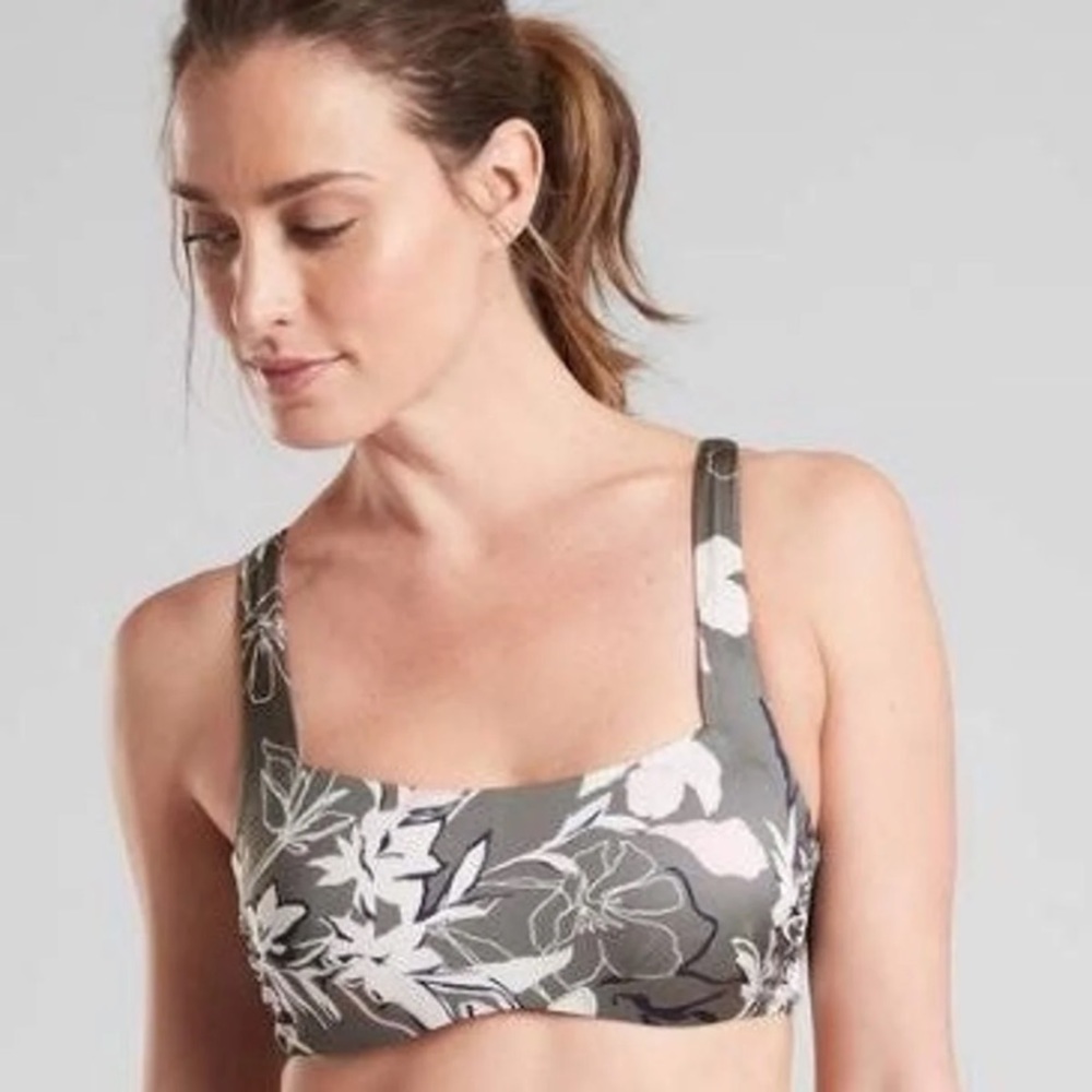 NWT Aqualuxe Wildflower Bra Sized Bikini Top